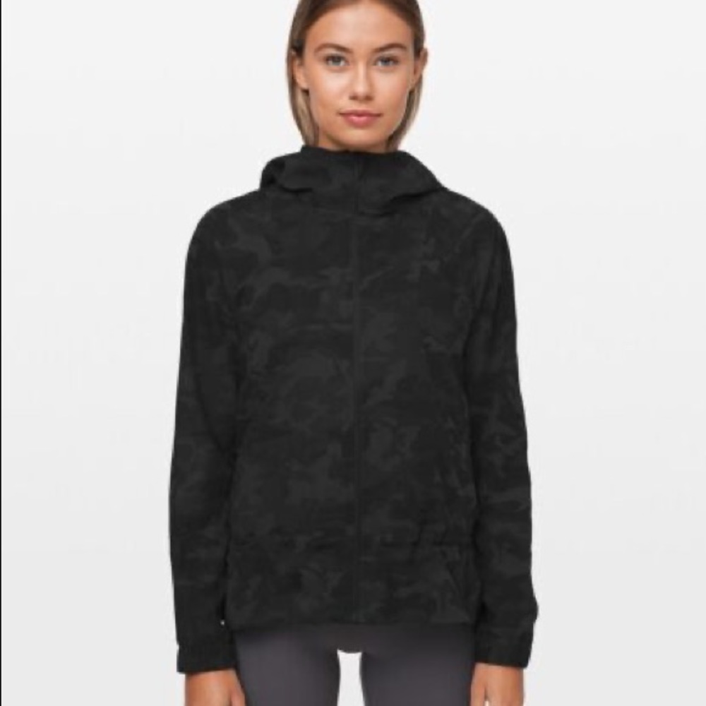 Lululemon Pack it Up Rain Jacket/ Windbreaker